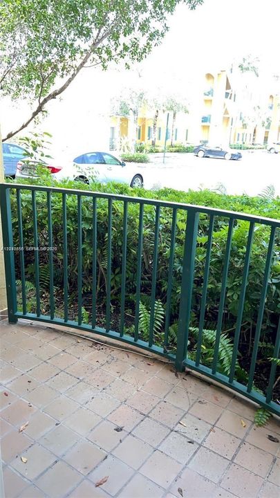 For Rent: $2,350 (1 beds, 1 baths, 650 Square Feet)