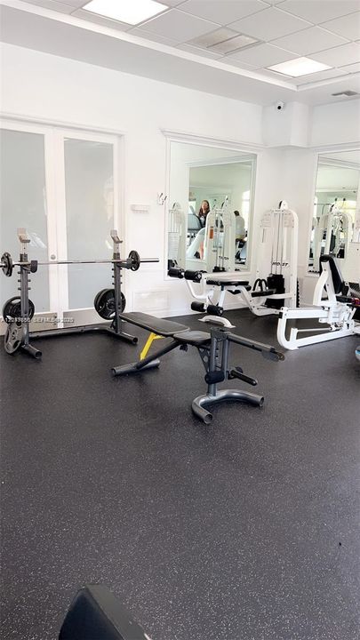 For Rent: $2,350 (1 beds, 1 baths, 650 Square Feet)