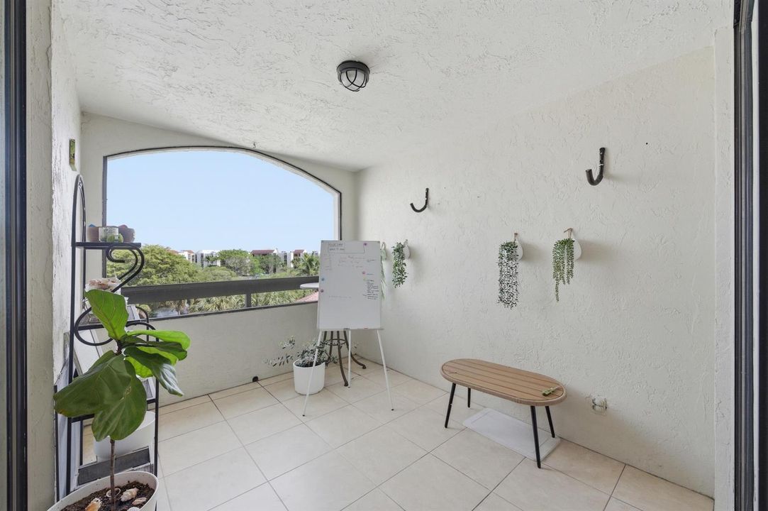 Screened Balcony