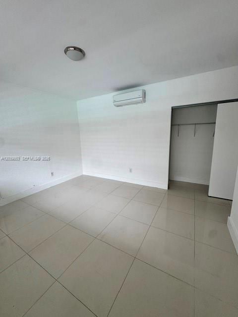 For Rent: $2,500 (2 beds, 2 baths, 977 Square Feet)