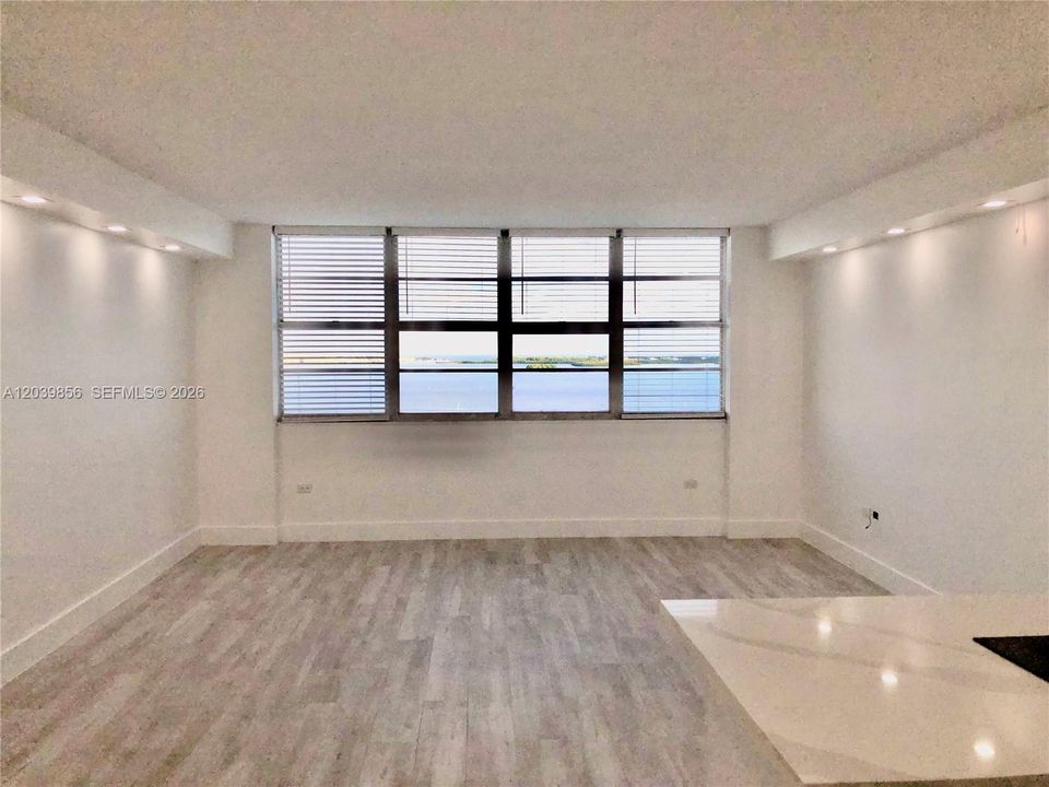 En Renta: $2,400 (0 camas, 1 baños, 500 Pies cuadrados)