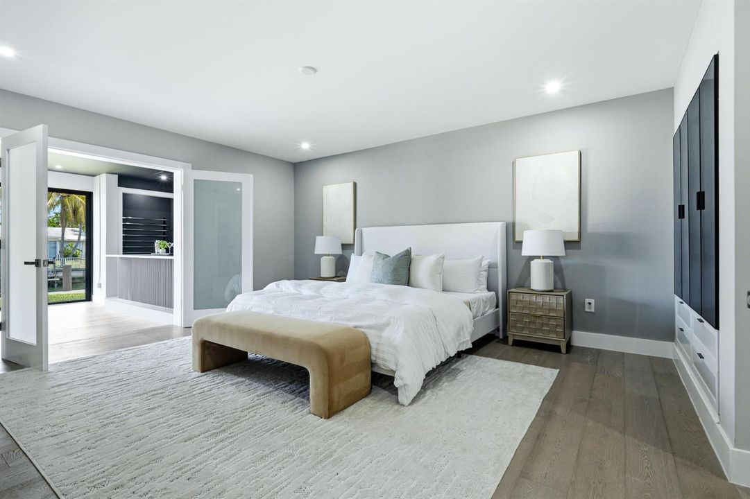 Primary Ensuite w/ Waterviews