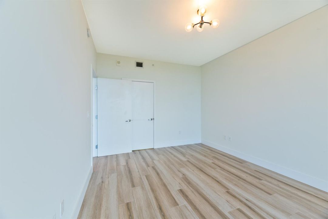 20260615 - 16385 Biscayne Blvd 2502 - MR