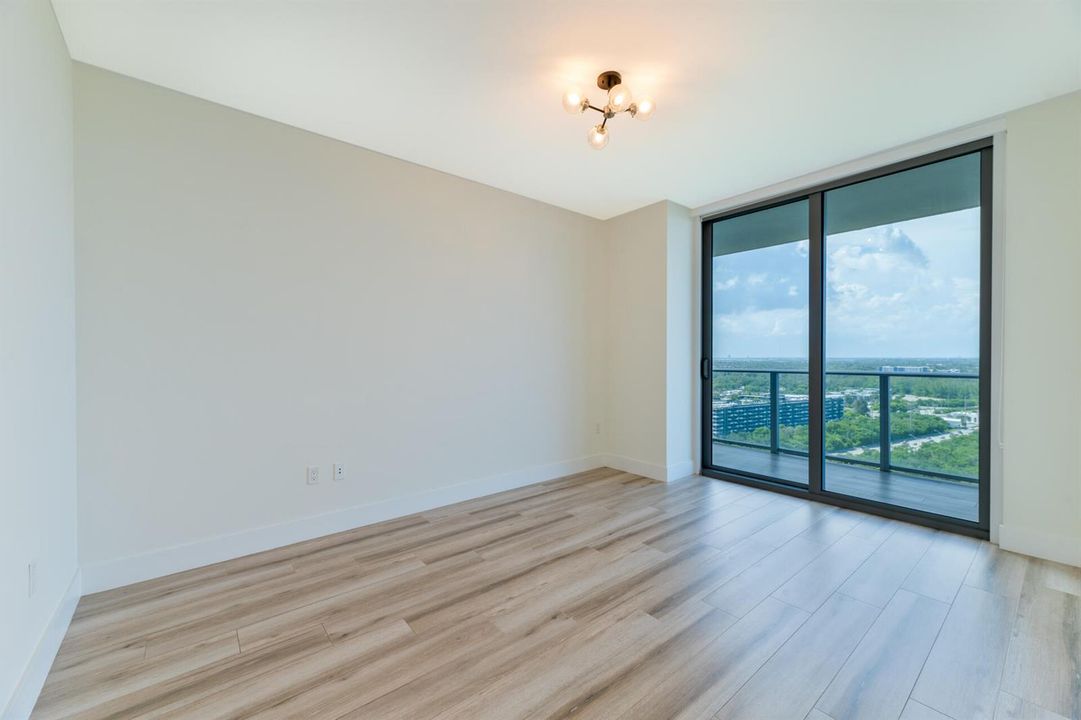 20260615 - 16385 Biscayne Blvd 2502 - MR