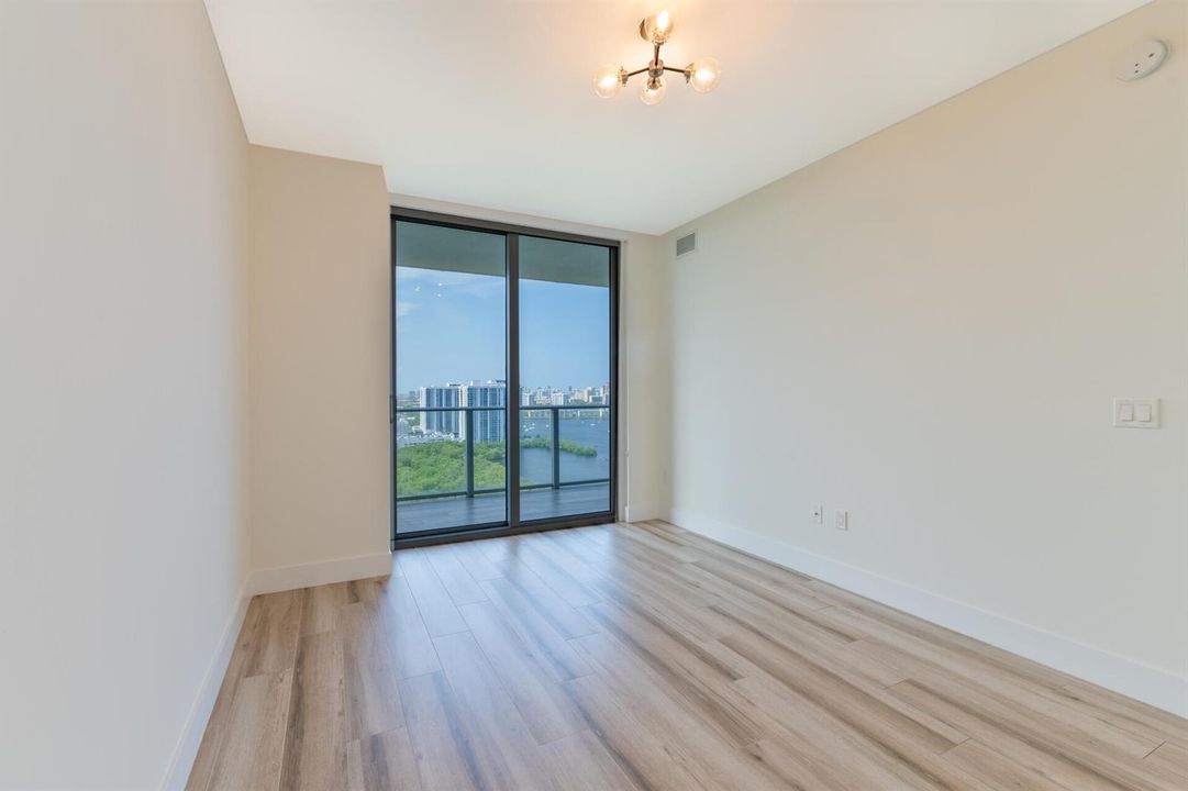 20260615 - 16385 Biscayne Blvd 2502 - MR