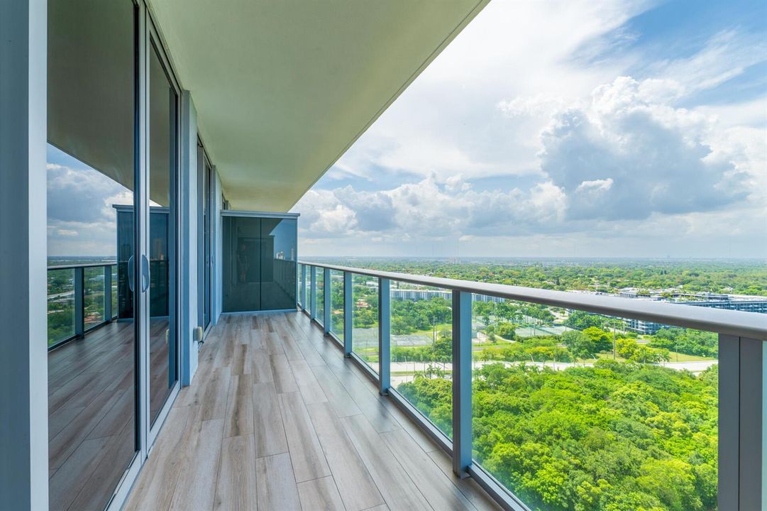 20260615 - 16385 Biscayne Blvd 2502 - MR