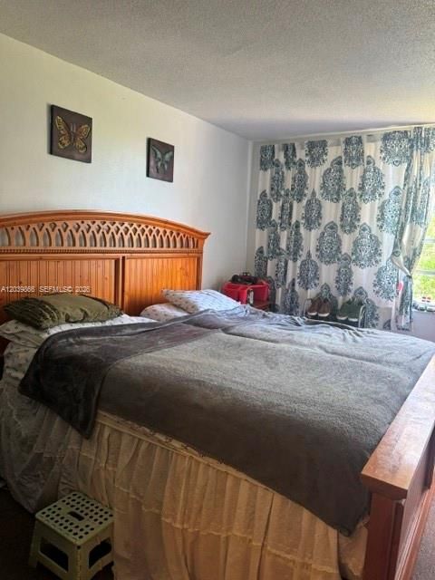For Sale: $140,000 (1 beds, 1 baths, 898 Square Feet)