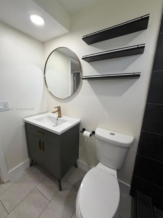 For Rent: $1,800 (1 beds, 1 baths, 670 Square Feet)