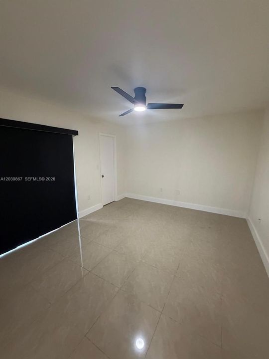 For Rent: $1,800 (1 beds, 1 baths, 670 Square Feet)