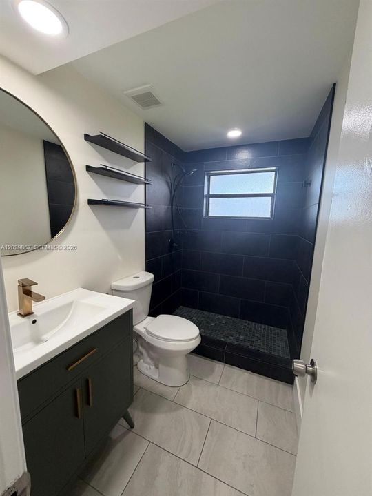 For Rent: $1,800 (1 beds, 1 baths, 670 Square Feet)