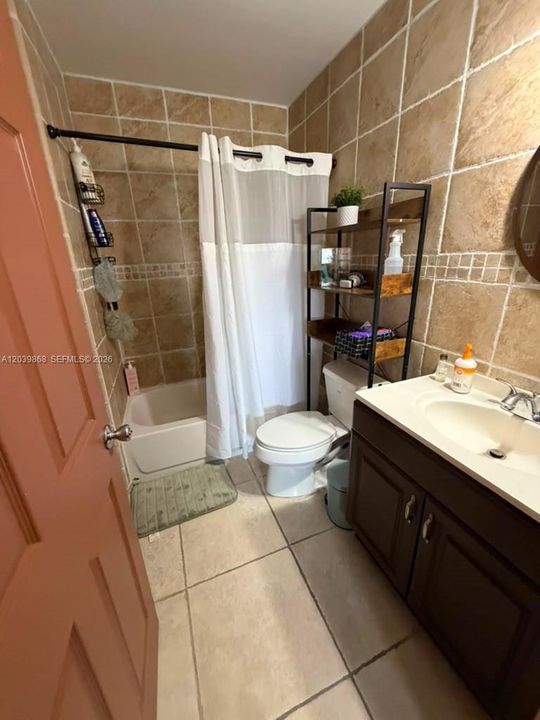 For Sale: $342,900 (2 beds, 1 baths, 914 Square Feet)