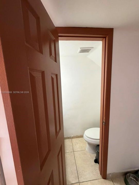 For Sale: $342,900 (2 beds, 1 baths, 914 Square Feet)