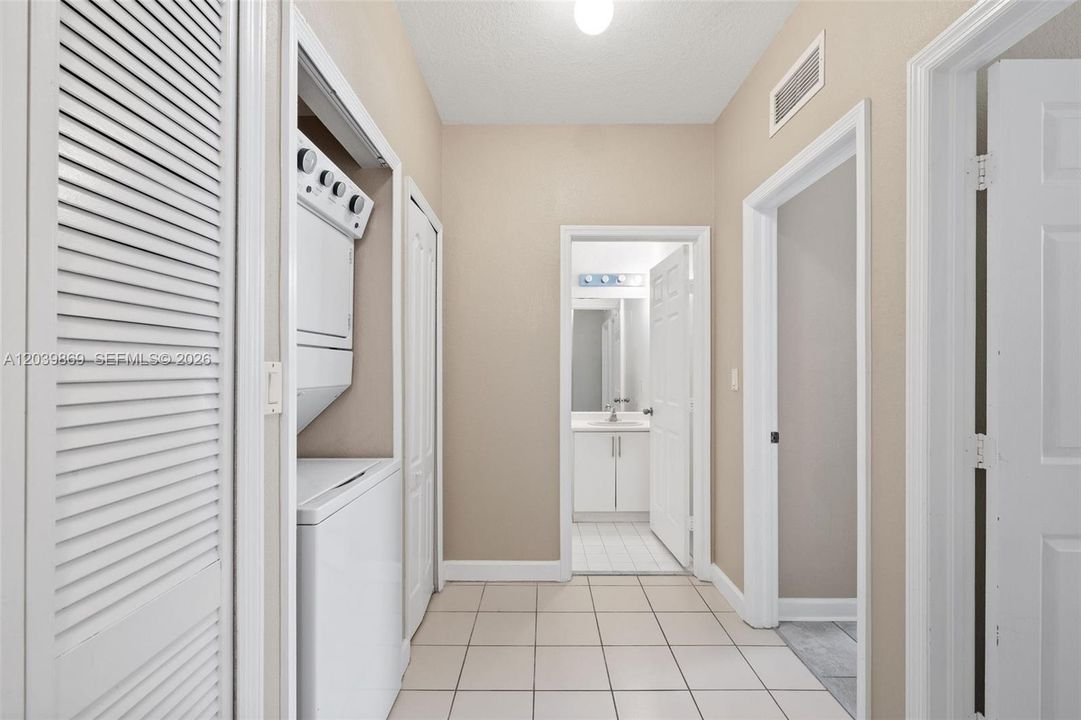 En Venta: $199,900 (3 camas, 2 baños, 1182 Pies cuadrados)
