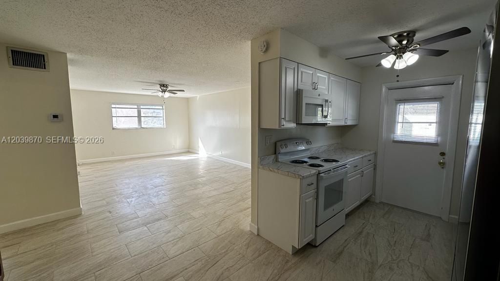 В аренду: $2,300 (3 спален, 2 ванн, 1150 Квадратных фут)