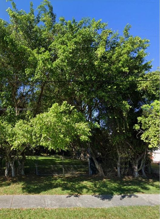 For Sale: $210,000 (0.09 acres)
