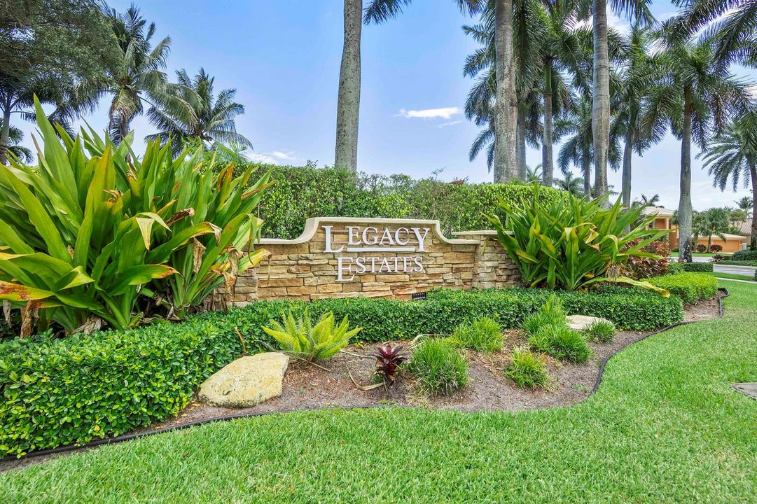 6370 Stonehurst Cir_071