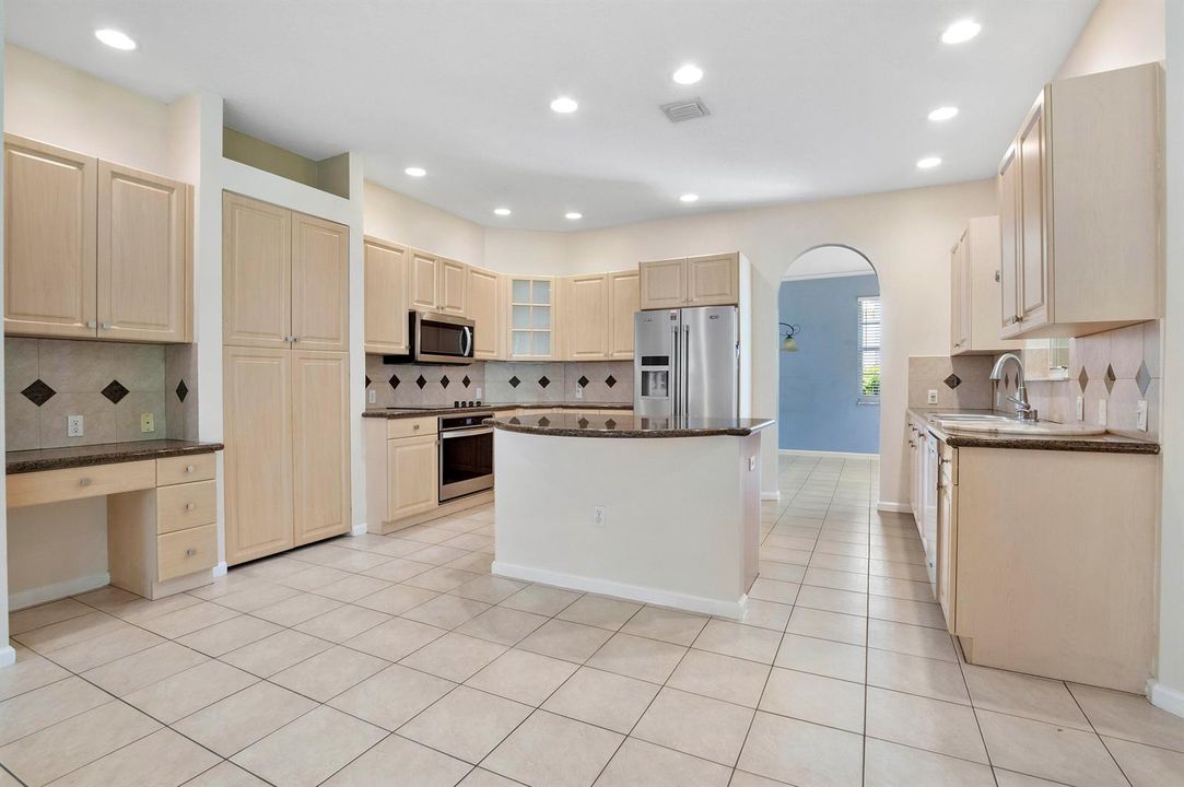 6370 Stonehurst Cir_016