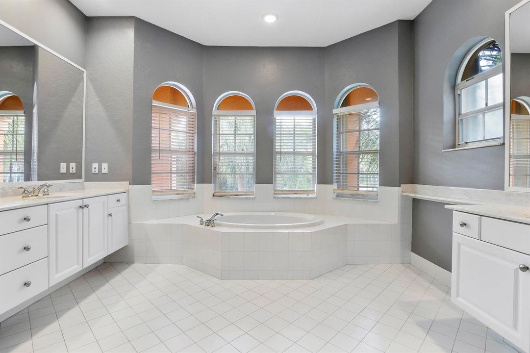 6370 Stonehurst Cir_060