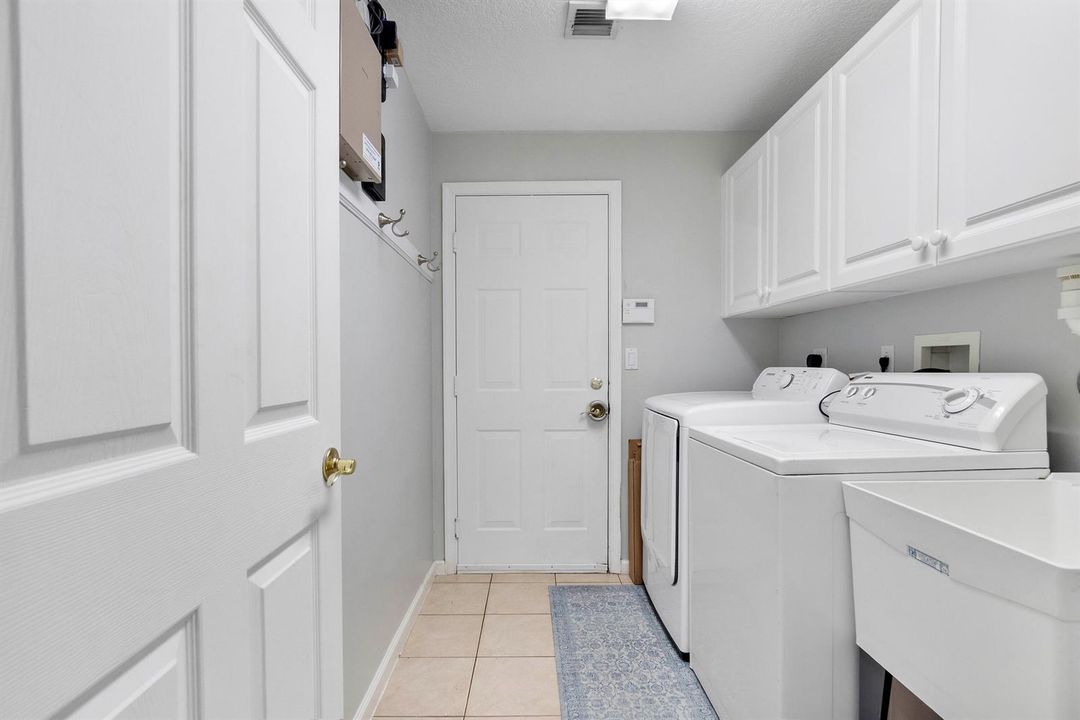 6370 Stonehurst Cir_031