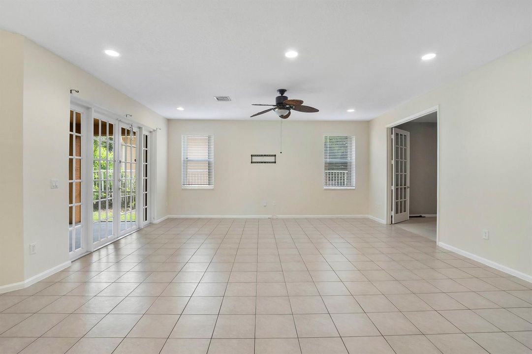 6370 Stonehurst Cir_023