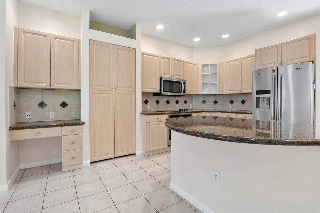 6370 Stonehurst Cir_018