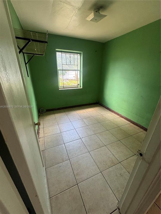 For Sale: $425,000 (3 beds, 1 baths, 950 Square Feet)