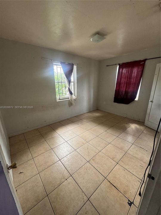 For Sale: $425,000 (3 beds, 1 baths, 950 Square Feet)