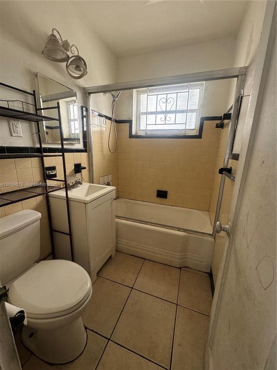 For Sale: $425,000 (3 beds, 1 baths, 950 Square Feet)