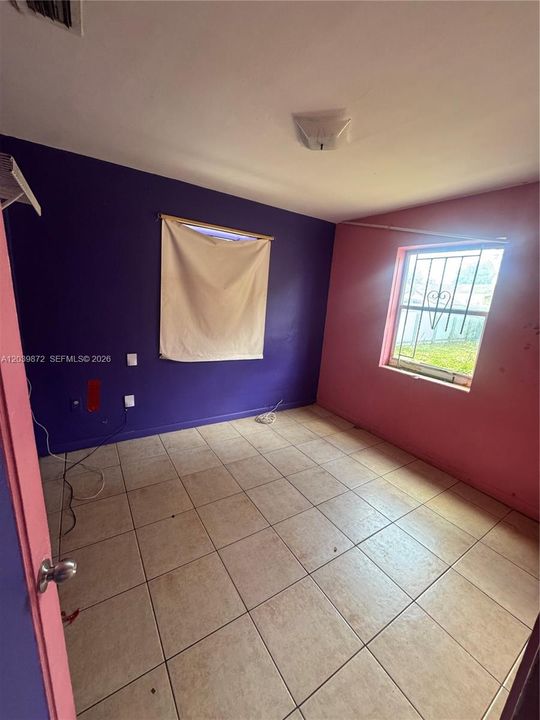 For Sale: $425,000 (3 beds, 1 baths, 950 Square Feet)