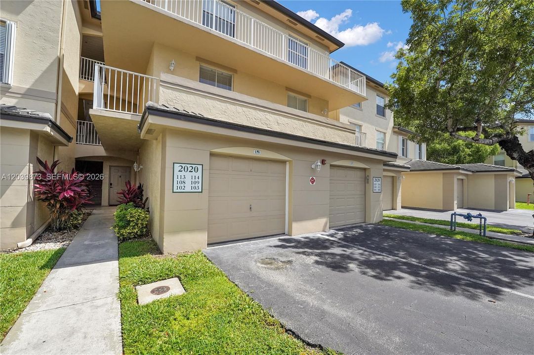 For Sale: $324,500 (3 beds, 2 baths, 1113 Square Feet)