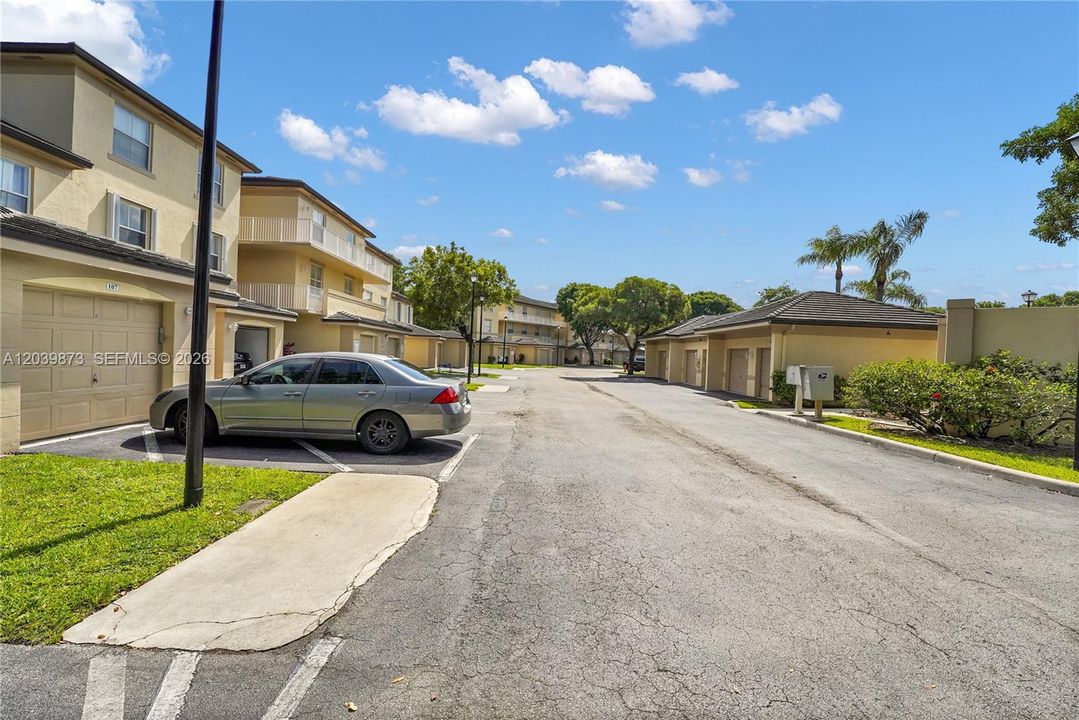 For Sale: $324,500 (3 beds, 2 baths, 1113 Square Feet)