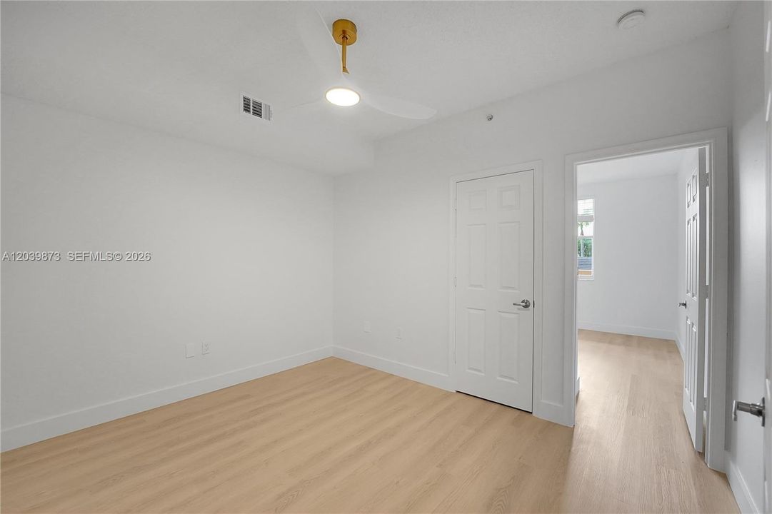 For Sale: $324,500 (3 beds, 2 baths, 1113 Square Feet)