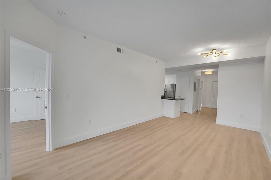 For Sale: $324,500 (3 beds, 2 baths, 1113 Square Feet)