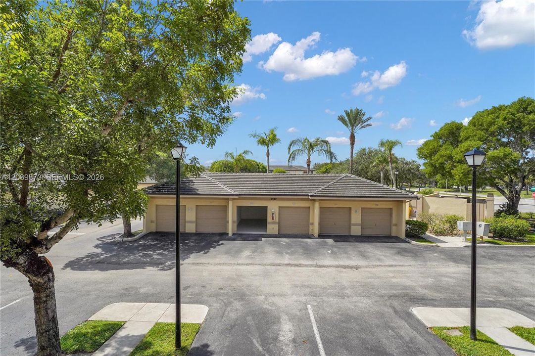 For Sale: $324,500 (3 beds, 2 baths, 1113 Square Feet)