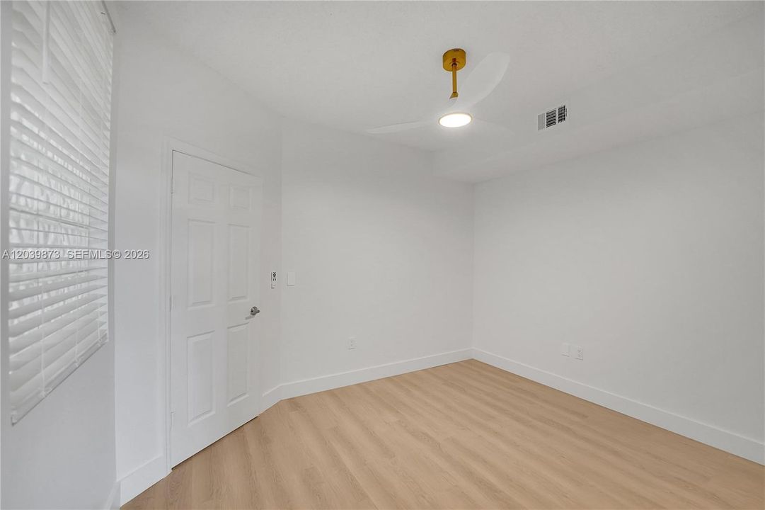 For Sale: $324,500 (3 beds, 2 baths, 1113 Square Feet)