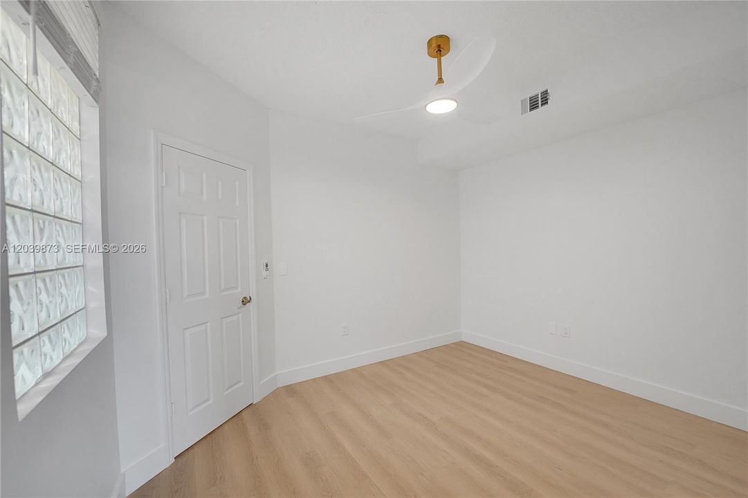 For Sale: $324,500 (3 beds, 2 baths, 1113 Square Feet)