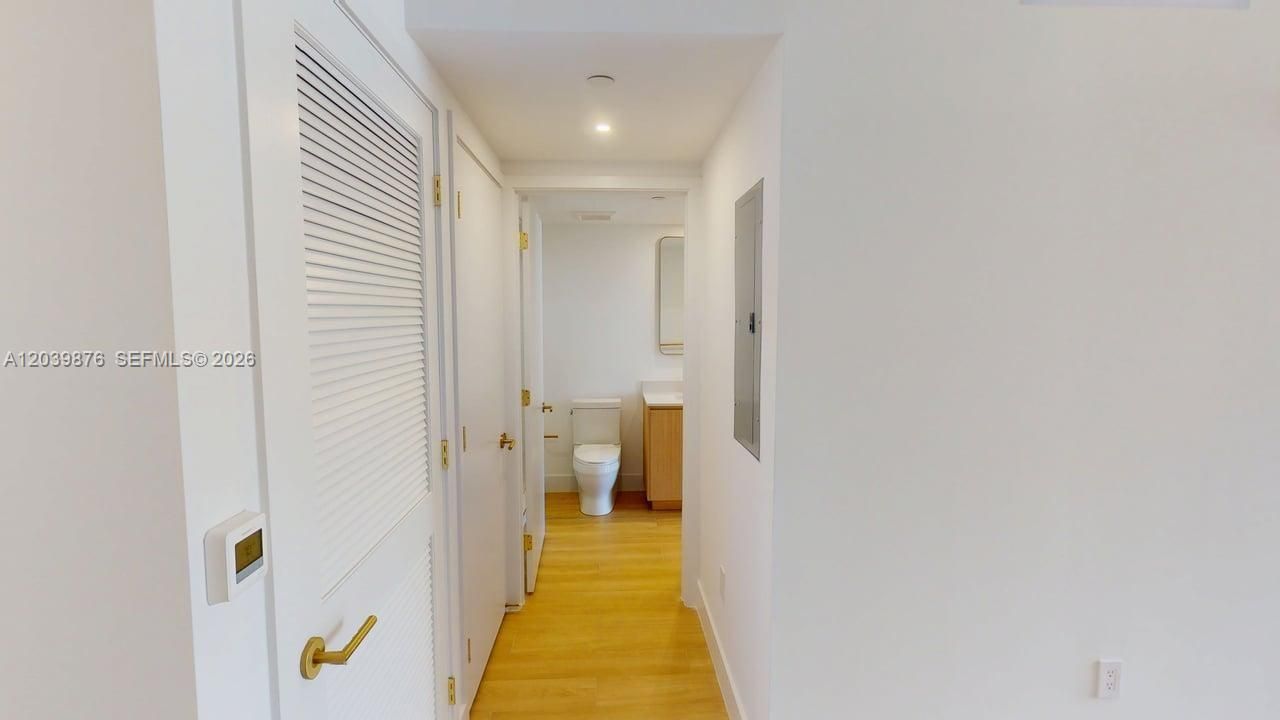 В аренду: $4,300 (1 спален, 1 ванн, 598 Квадратных фут)