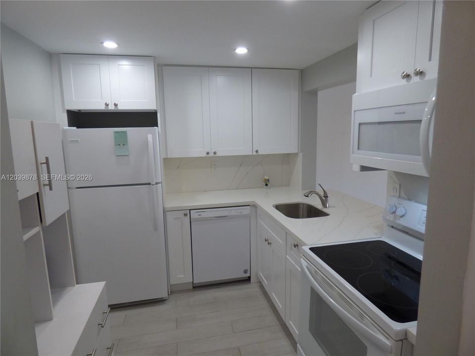 В аренду: $1,850 (1 спален, 1 ванн, 677 Квадратных фут)