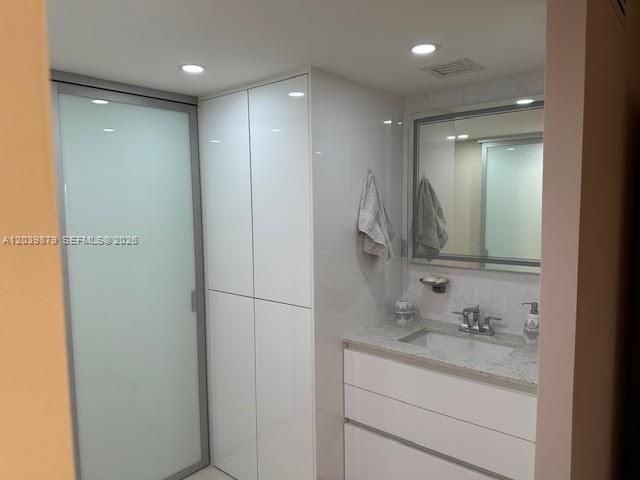 В аренду: $4,000 (2 спален, 2 ванн, 1521 Квадратных фут)