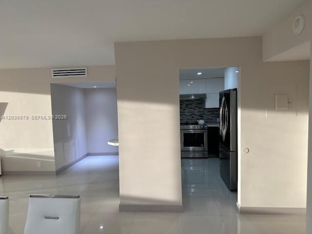 В аренду: $4,000 (2 спален, 2 ванн, 1521 Квадратных фут)