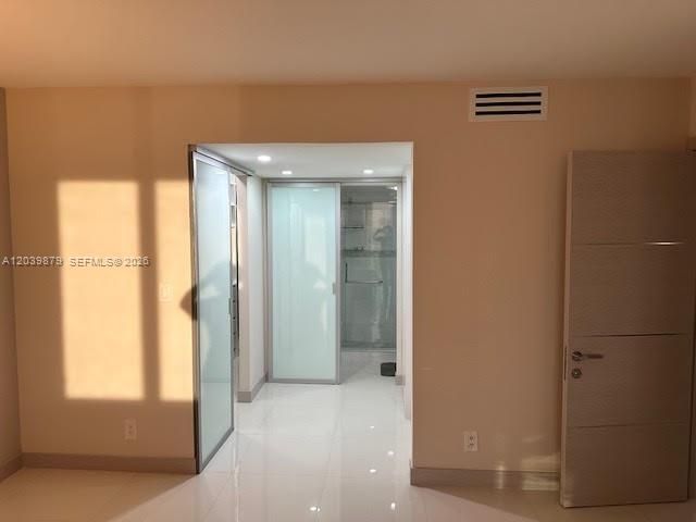 В аренду: $4,000 (2 спален, 2 ванн, 1521 Квадратных фут)