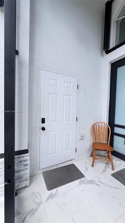 For Rent: $1,800 (1 beds, 1 baths, 2440 Square Feet)
