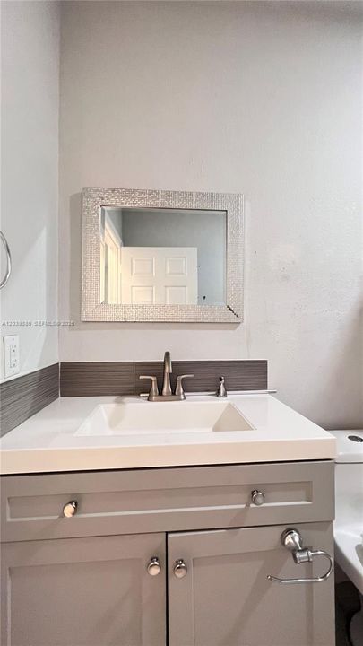 For Rent: $1,800 (1 beds, 1 baths, 2440 Square Feet)