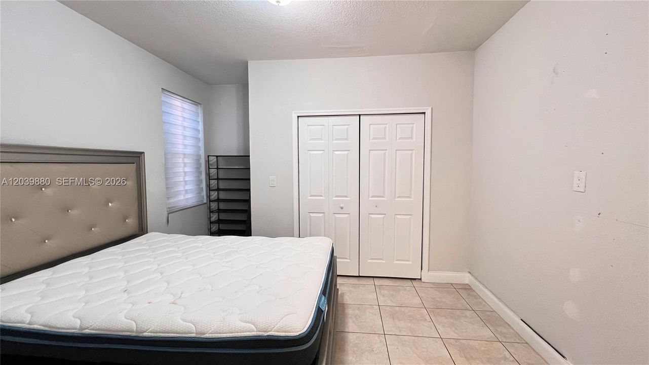 For Rent: $1,800 (1 beds, 1 baths, 2440 Square Feet)