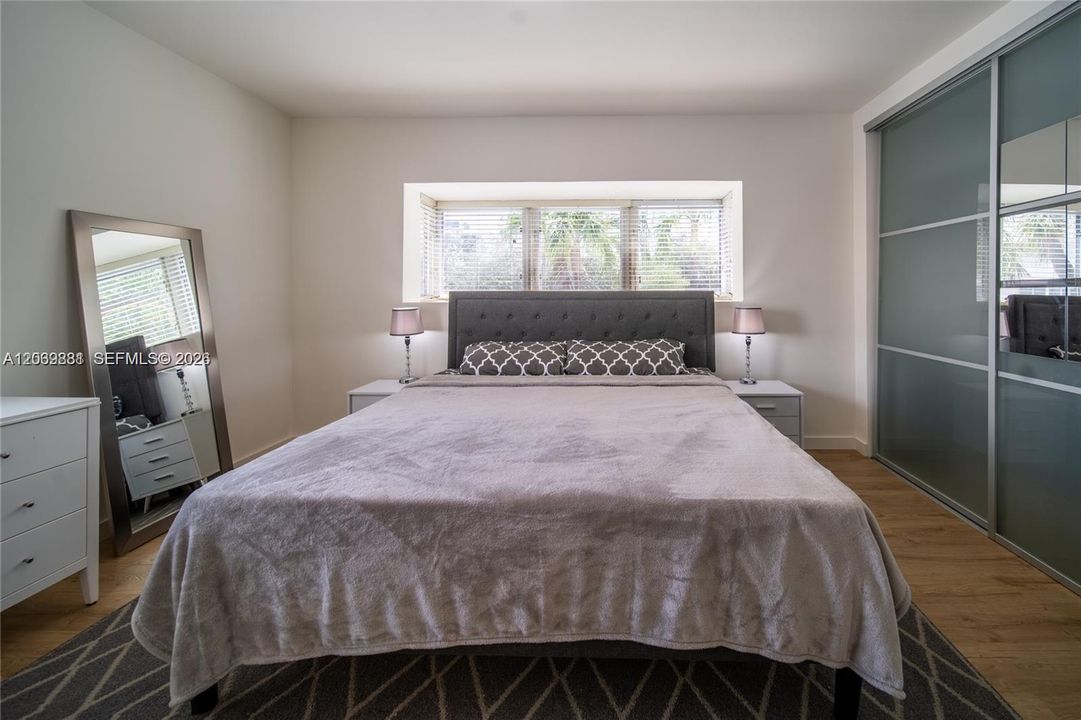 For Rent: $2,750 (1 beds, 1 baths, 712 Square Feet)