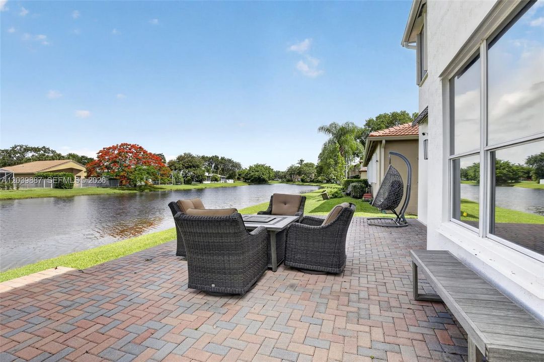 For Sale: $897,000 (4 beds, 2 baths, 2091 Square Feet)