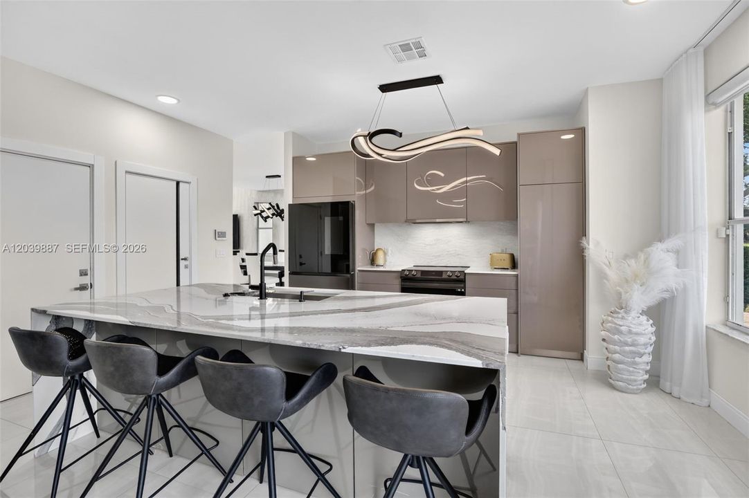 For Sale: $897,000 (4 beds, 2 baths, 2091 Square Feet)