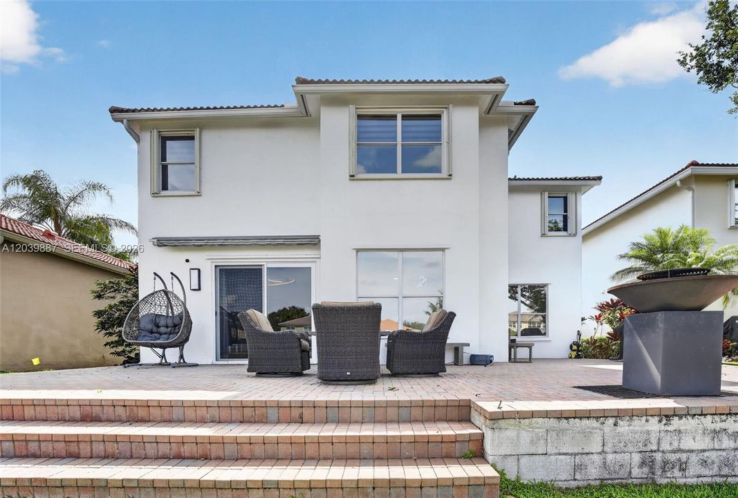 For Sale: $897,000 (4 beds, 2 baths, 2091 Square Feet)