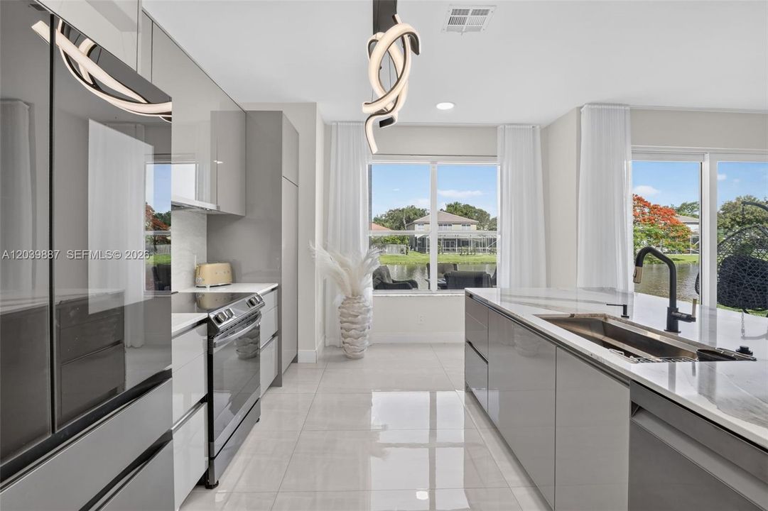 For Sale: $897,000 (4 beds, 2 baths, 2091 Square Feet)