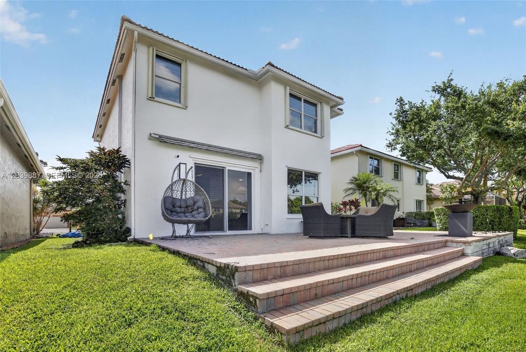 For Sale: $897,000 (4 beds, 2 baths, 2091 Square Feet)